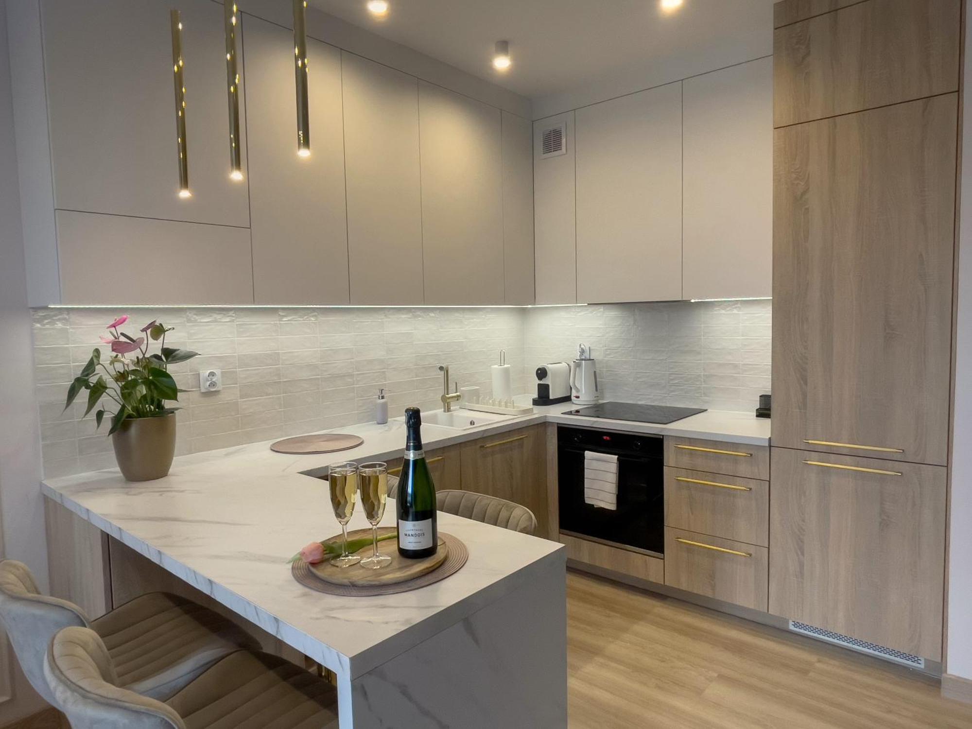 Urban Luxury Opolska 10 No 29, Free Garage, Self Check-in Apartment *