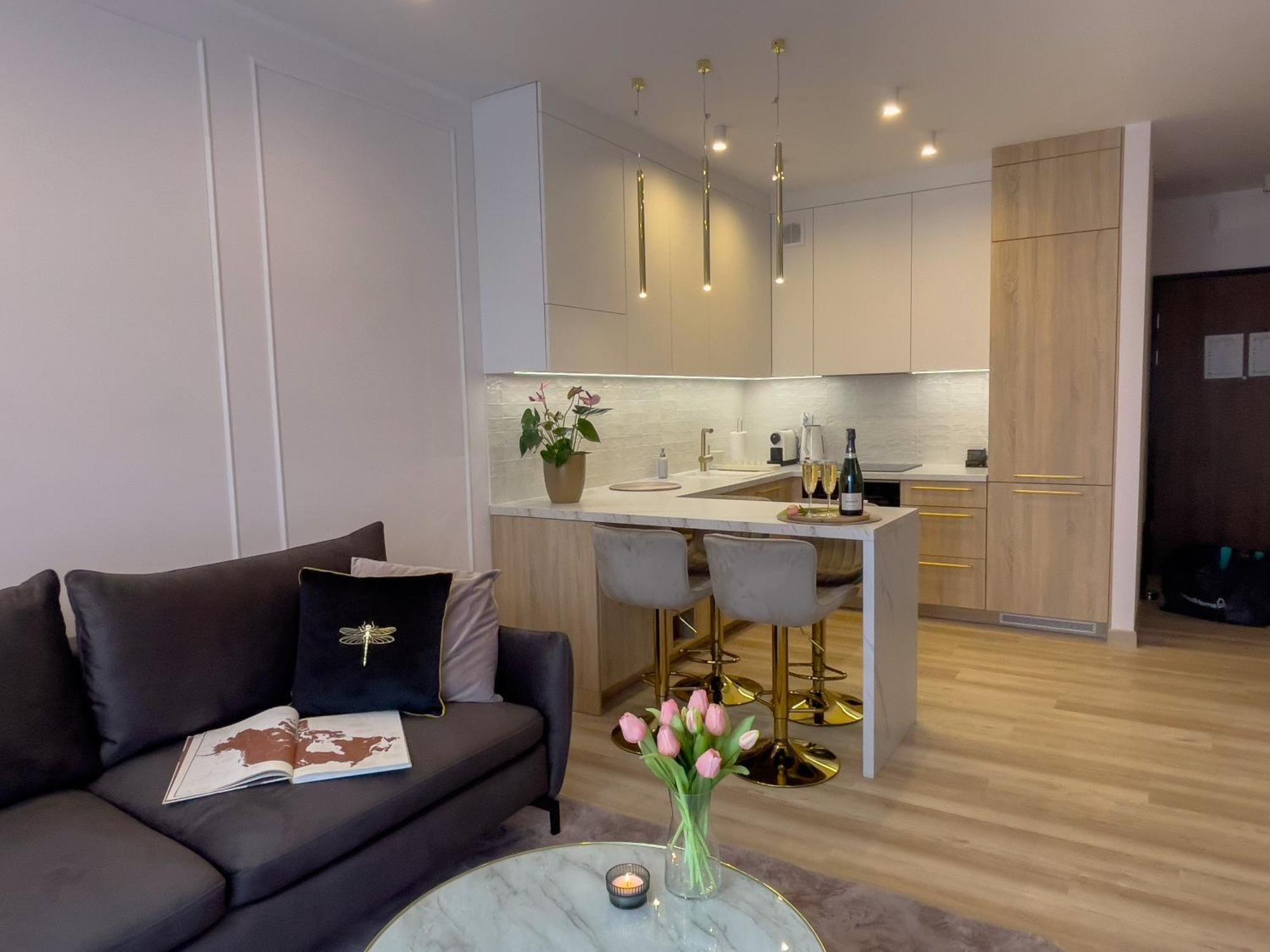 Urban Luxury Opolska 10 No 29, Free Garage, Self Check-in Apartment *