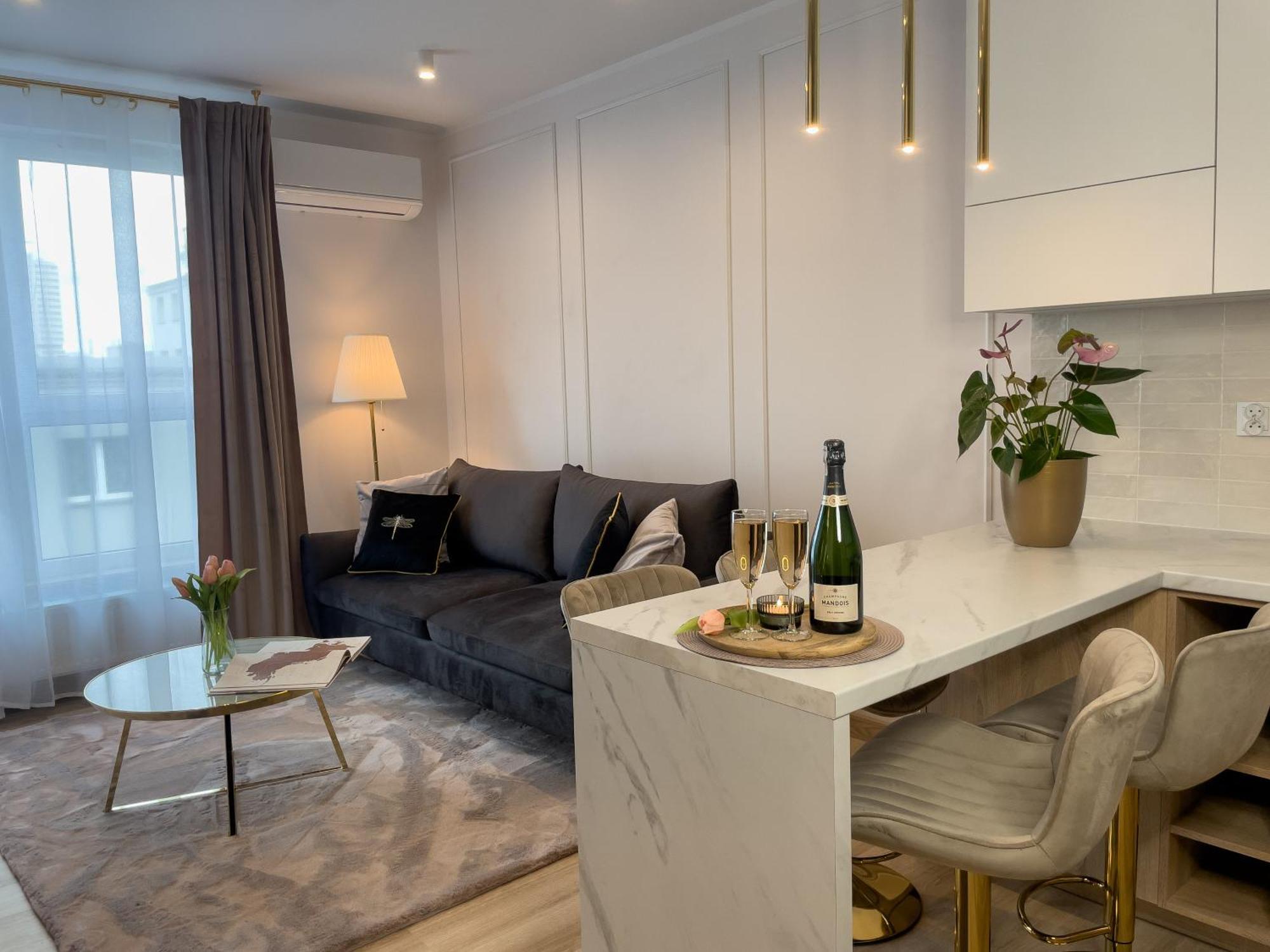 Urban Luxury Opolska 10 No 29, Free Garage, Self Check-in Apartment